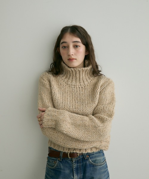Crisp(クリスプ)の「【ZOZO限定】タートルネックボリュームニット(ニット/セーター・レディース・ベージュ/ブルー/グレー・FREE)」の17枚目の写真