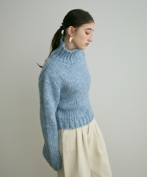 Crisp(クリスプ)の「【ZOZO限定】タートルネックボリュームニット(ニット/セーター・レディース・ベージュ/ブルー/グレー・FREE)」の22枚目の写真