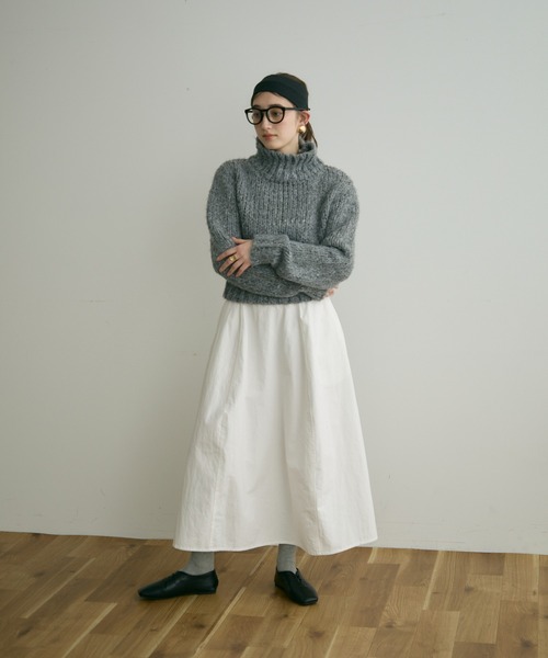 Crisp(クリスプ)の「【ZOZO限定】タートルネックボリュームニット(ニット/セーター・レディース・ベージュ/ブルー/グレー・FREE)」の4枚目の写真