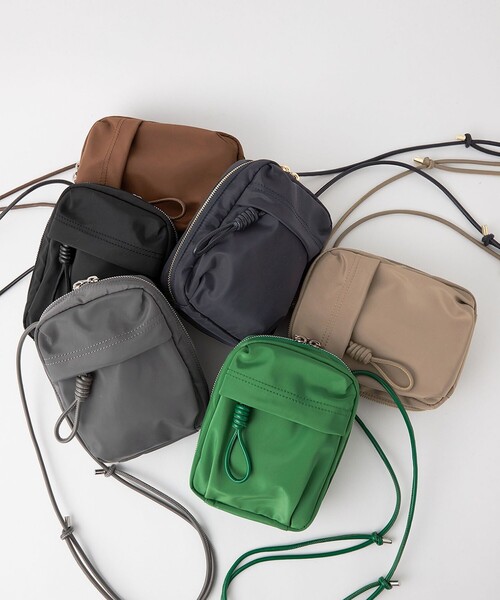green label relaxing(グリーンレーベルリラクシング)の「2WAY マルチ mini ショルダーバッグ -はっ水-(ショルダーバッグ・レディース・ブラック/ネイビー/ケリーグリーン/モカ/ブラウン/グレー/その他1/オリーブ/オフホワイト・FREE)」の7枚目の写真