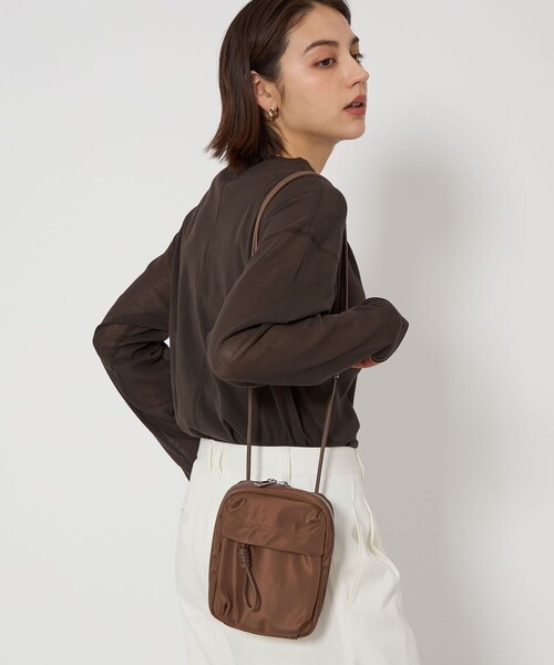 green label relaxing(グリーンレーベルリラクシング)の「2WAY マルチ mini ショルダーバッグ -はっ水-(ショルダーバッグ・レディース・ブラック/ネイビー/ケリーグリーン/モカ/ブラウン/グレー/その他1/オリーブ/オフホワイト・FREE)」の19枚目の写真