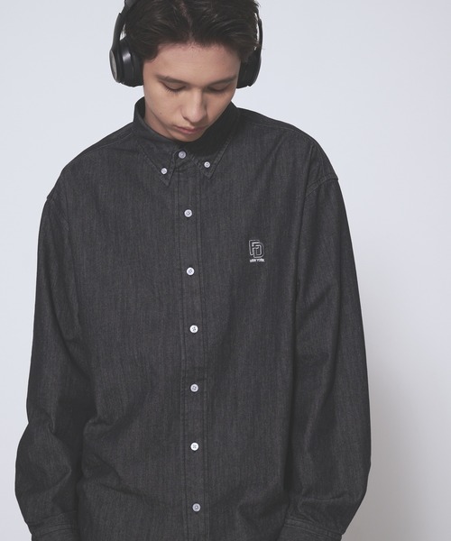FIRST DOWN（ファーストダウン）の「7.4オンス デニム シャツ（シャツ/ブラウス・メンズ・ライトインディゴブルー/ブラック/インディゴブルー・XL/M/L）」の2枚目の写真