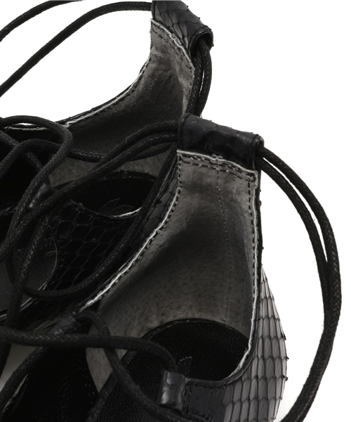 TSURU（ツル）の「【TSURU by MARIKO OIKAWA】Ferrisレースアップシューズ（サンダル・レディース・ブラック/ブラウン・M/S）」の3枚目の写真