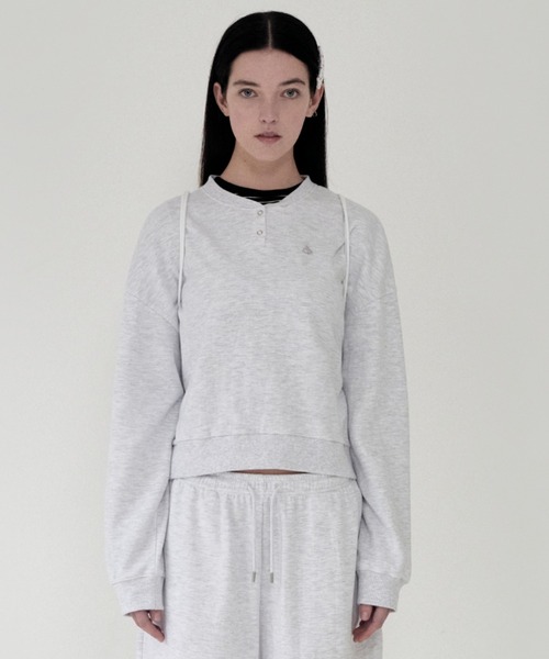 KIRSH(キルシー)の「KIRSH PLAIN BUTTON POINT SWEATSHIRT キルシー プレイン ボタン ポイント スウェット(スウェット・レディース・グレー/ダークネイビー・ONE SIZE)」の1枚目の写真