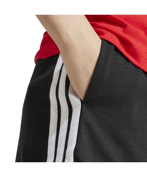 adidas(アディダス)の「アディダス adidas エッセンシャルズ スリーストライプス コットンショーツ(その他パンツ・レディース・ブラック/サンドグレー・S/M/L)」の14枚目の写真