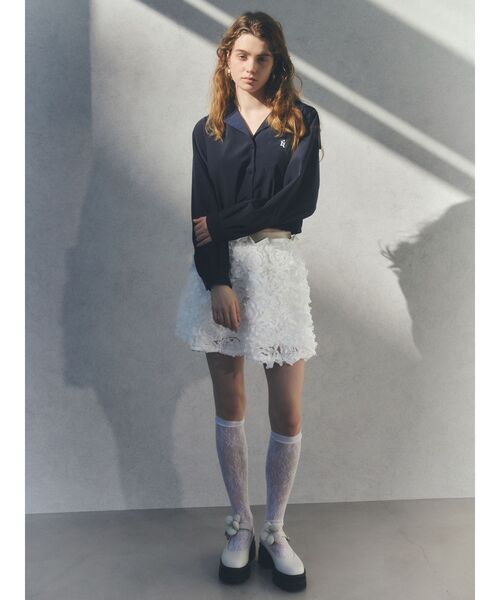 CALNAMUR（カルナムール）の「3D FLOWER MINI SK/3Dフラワーミニスカート（スカート・レディース・ホワイト/ブラック・FREE）」の5枚目の写真