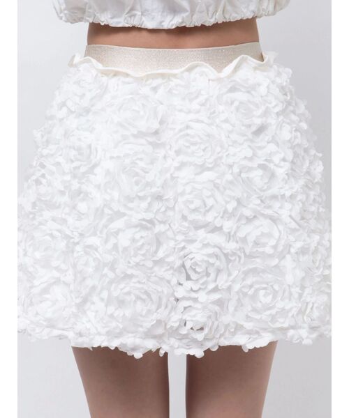 CALNAMUR（カルナムール）の「3D FLOWER MINI SK/3Dフラワーミニスカート（スカート・レディース・ホワイト/ブラック・FREE）」の9枚目の写真