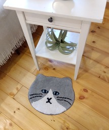 MARAI（マーライ）の「キャットフェイスチェアマット 猫型（ラグ/マット）」