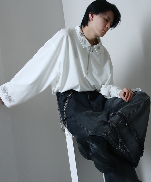 NILWAY(ニルウェイ)の「【25AW新作】フラワー 刺繍 ハーフジップ フレアスリーブ ポンチ 長袖 ロング Tシャツ(スウェット・メンズ・ホワイト/チャコール/ブラック・MEDIUM/LARGE)」の2枚目の写真