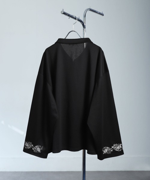 NILWAY(ニルウェイ)の「【25AW新作】フラワー 刺繍 ハーフジップ フレアスリーブ ポンチ 長袖 ロング Tシャツ(スウェット・メンズ・ホワイト/チャコール/ブラック・MEDIUM/LARGE)」の8枚目の写真