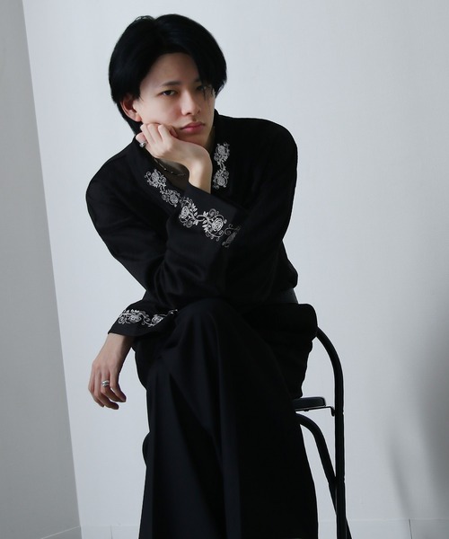 NILWAY(ニルウェイ)の「【25AW新作】フラワー 刺繍 ハーフジップ フレアスリーブ ポンチ 長袖 ロング Tシャツ(スウェット・メンズ・ホワイト/チャコール/ブラック・MEDIUM/LARGE)」の16枚目の写真