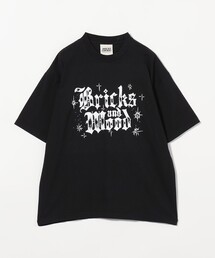 ＜Bricks & Wood＞ OLD ENGLISH Tシャツ