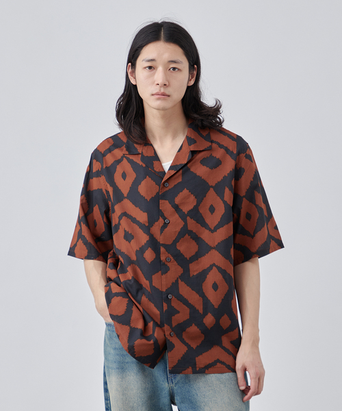 B.C STOCK(ベーセーストック)の「WALL PAPER ハーフスリーブシャツ(シャツ/ブラウス・メンズ・ブラック/ブラック系その他/ネイビー・MEDIUM/LARGE)」の2枚目の写真