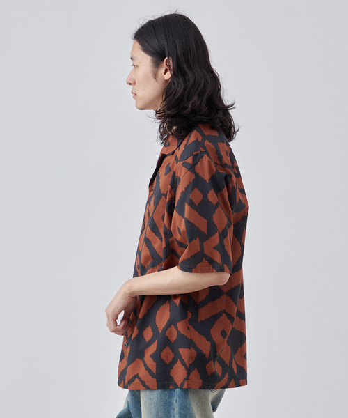 B.C STOCK(ベーセーストック)の「WALL PAPER ハーフスリーブシャツ(シャツ/ブラウス・メンズ・ブラック/ブラック系その他/ネイビー・MEDIUM/LARGE)」の6枚目の写真