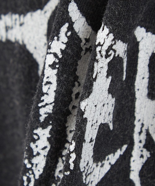 a.p.o.v.（エーピーオービー）の「a.p.o.v. デビルフォントロゴダートピグメントスーパーオーバーサイズTシャツ（Tシャツ/カットソー・メンズ・ブラック/グレー・ONESIZE）」の8枚目の写真