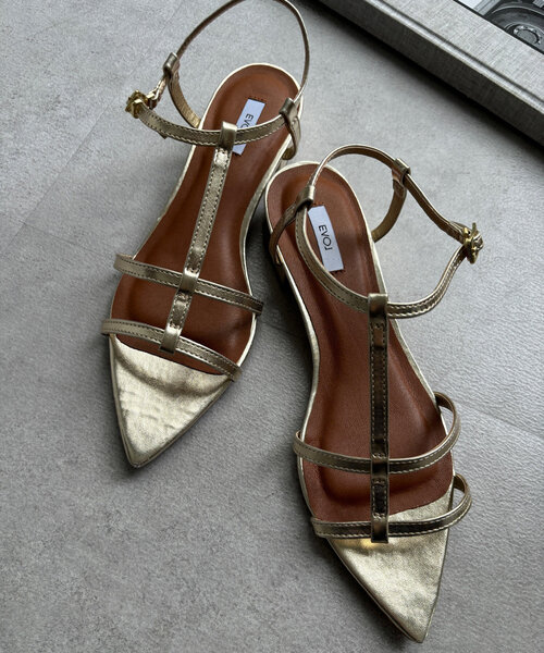 DouDou(ドゥドゥ)の「ポインテッドストラップサンダル(ブーツ・レディース・ブラック/シルバー/ゴールド・SMALL/MEDIUM/LARGE)」の3枚目の写真