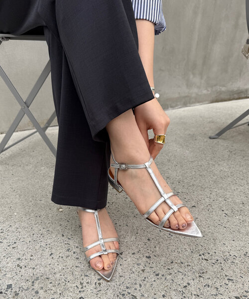 DouDou(ドゥドゥ)の「ポインテッドストラップサンダル(ブーツ・レディース・ブラック/シルバー/ゴールド・SMALL/MEDIUM/LARGE)」の7枚目の写真