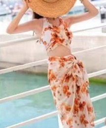 Ritzy（リッツィー）の「花柄 パレオ＋ホルターネックハイウエストビキニ 水着3点セット（水着・レディース）」