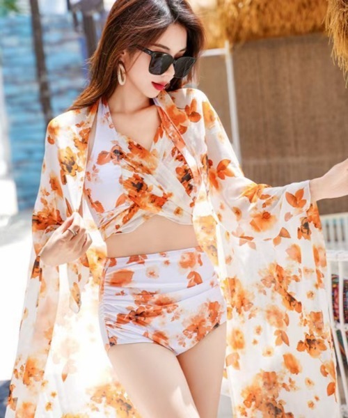 Rady パレオデザインビキニボレロSET Radyのビキニがついに発売〜！！爆美女の水着姿が見応えあり