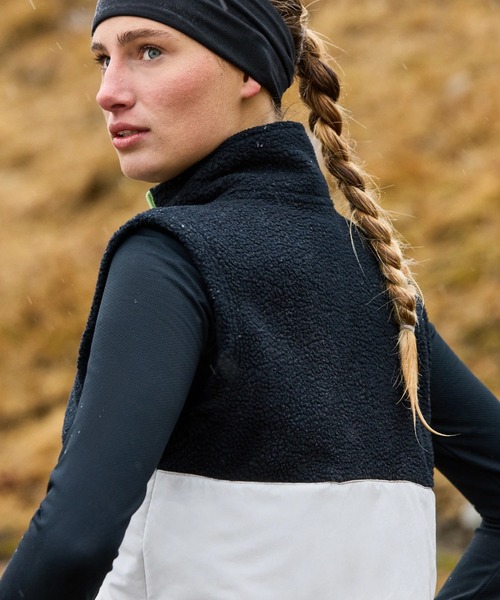 ROXY（ロキシー）の「WAVES OF WARMTH LAYE /ロキシールーズフィットシルエットベスト（ベスト・レディース・ブラック・MEDIUM/SMALL/X-SMALL）」の4枚目の写真