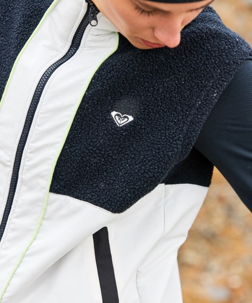 ROXY（ロキシー）の「WAVES OF WARMTH LAYE /ロキシールーズフィットシルエットベスト（ベスト・レディース・ブラック・MEDIUM/SMALL/X-SMALL）」の2枚目の写真