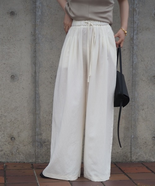 LAULEN(ローレン)の「tuck relax wide pants /タックリラックスワイドパンツ(その他パンツ・レディース・アイボリー/ブラック/ホワイト・M/S)」の3枚目の写真