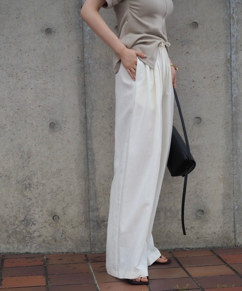 LAULEN(ローレン)の「tuck relax wide pants /タックリラックスワイドパンツ(その他パンツ・レディース・アイボリー/ブラック/ホワイト・M/S)」の13枚目の写真