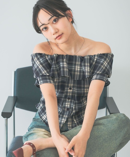 3.3 Field Trip (3.3フィールドトリップ)の「3.3 Field Trip/チェックオフショルブラウス(シャツ/ブラウス・レディース・ネイビー/レッド/イエロー/ブラウン・FREE)」の3枚目の写真