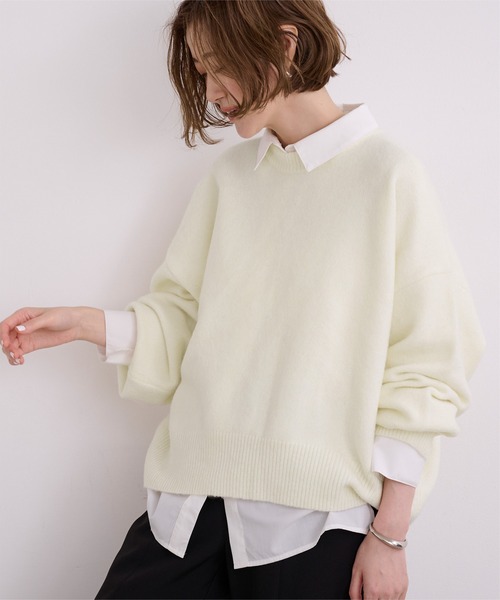 UR'S（ユアーズ）の「ヤクライククルーネックニット（ニット/セーター・レディース・レッド/杢グレー/ダークブラウン/ブラック/ホワイト・M/L/S）」の2枚目の写真