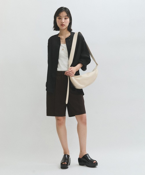 ADAM ET ROPE'（アダムエロペ）の「【一部WEB限定カラー】ムスビミニショルダーバッグ（ショルダーバッグ・レディース・カーキ/ブラック/ワイン/ホワイト系その他・FREE）」の13枚目の写真