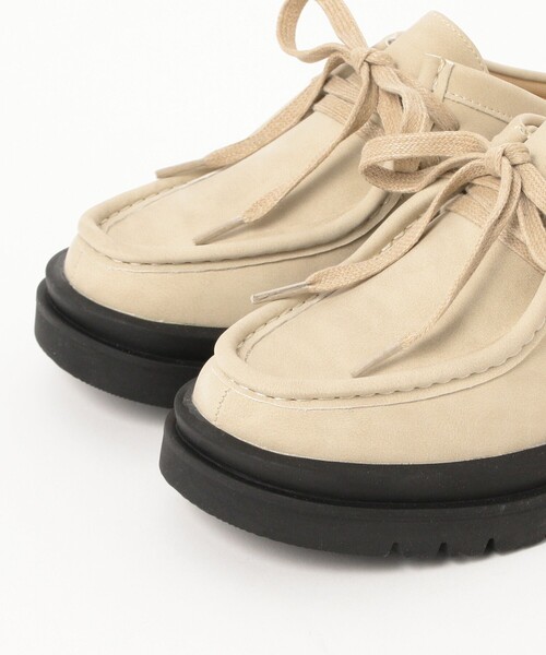 BEAMS HEART(ビームスハート)の「チロリアン ミュール(ドレスシューズ・レディース・ベージュ/ブラック・MEDIUM/SMALL/LARGE)」の4枚目の写真