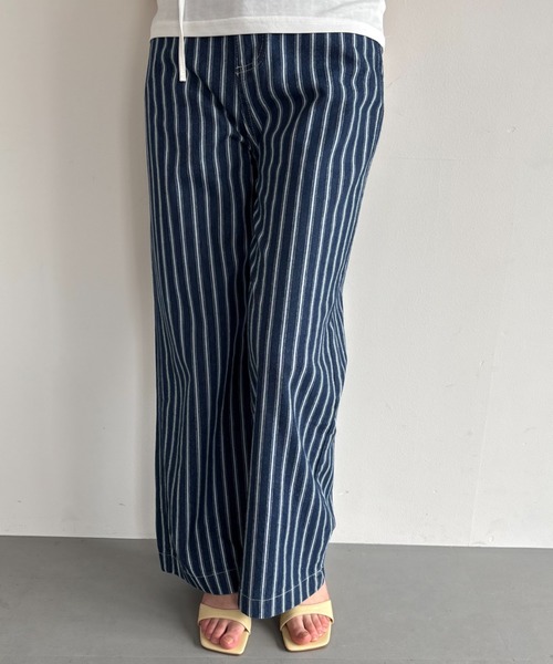 FUULLY STUDIO（フーリィーステューディオ）の「ストライプデニムパンツ（デニムパンツ・レディース・ライトブルー/ブルー・SMALL/MEDIUM）」の20枚目の写真