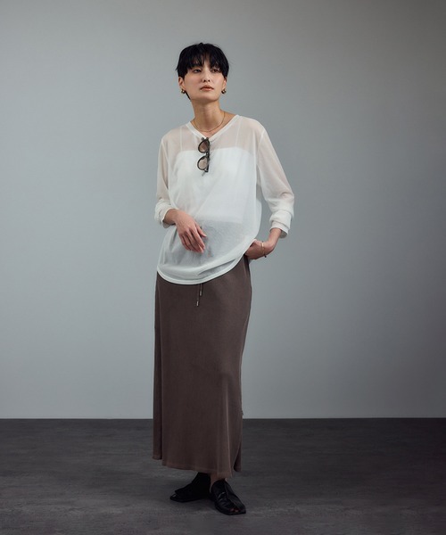 SALON adam et rope'（サロン アダム エ ロペ）の「【WEB限定】トリコットシアーロングTシャツ（Tシャツ/カットソー・レディース・ライトグレー/ブラック/オフホワイト・FREE）」の8枚目の写真