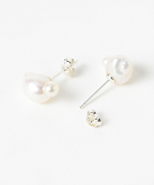 Ray BEAMS(レイビームス)の「シルバー 淡水 ダブル パール ピアス(ピアス(両耳用)・レディース・シルバー・ONE SIZE)」の2枚目の写真