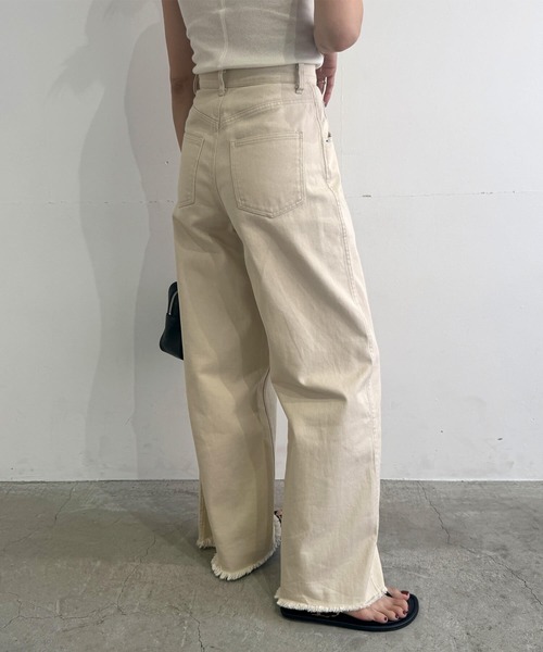 ISOOK（アイスー）の「フリンジデニムセットアップ（chiica original）/ セットアイテム 2点セット セルフカット 低身長 デニムパンツ ノースリーブ（セットアップ・レディース・ベージュ/ブルー・SMALL/MEDIUM）」の6枚目の写真