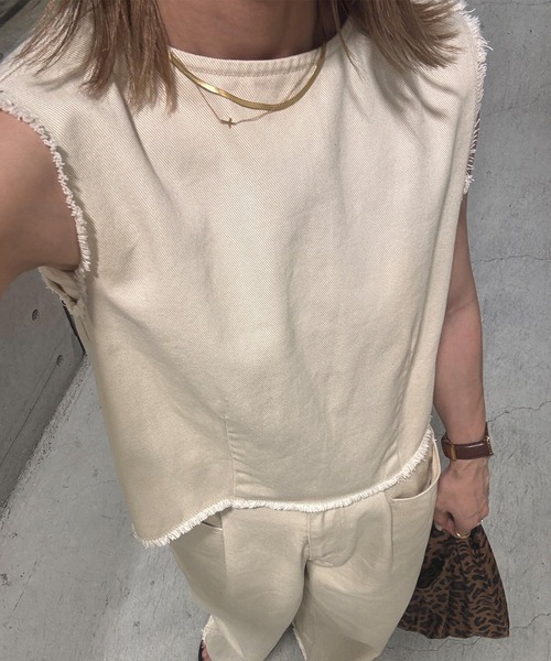 ISOOK（アイスー）の「フリンジデニムセットアップ（chiica original）/ セットアイテム 2点セット セルフカット 低身長 デニムパンツ ノースリーブ（セットアップ・レディース・ベージュ/ブルー・SMALL/MEDIUM）」の7枚目の写真