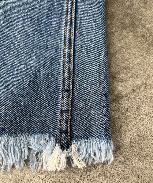 ISOOK（アイスー）の「フリンジデニムセットアップ（chiica original）/ セットアイテム 2点セット セルフカット 低身長 デニムパンツ ノースリーブ（セットアップ・レディース・ベージュ/ブルー・SMALL/MEDIUM）」の11枚目の写真