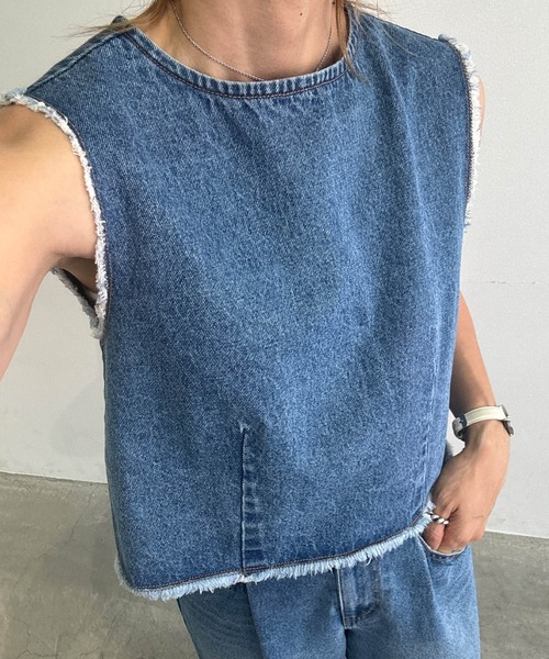 ISOOK（アイスー）の「フリンジデニムセットアップ（chiica original）/ セットアイテム 2点セット セルフカット 低身長 デニムパンツ ノースリーブ（セットアップ・レディース・ベージュ/ブルー・SMALL/MEDIUM）」の19枚目の写真