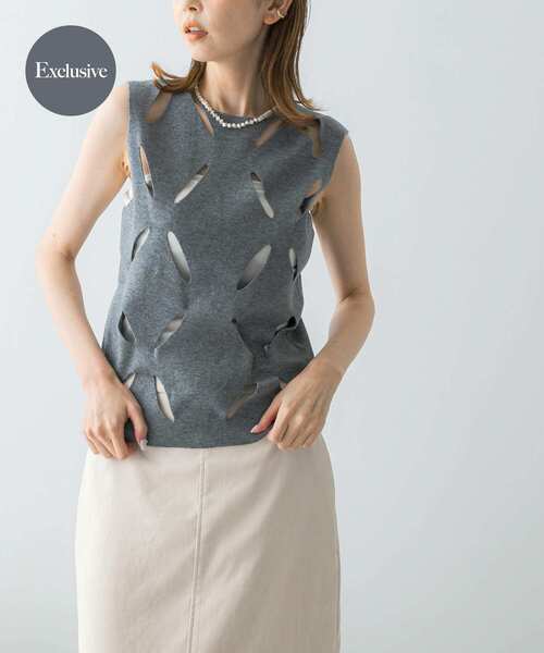 URBAN RESEARCH ROSSO WOMEN(アーバンリサーチ ロッソ)の「『別注』leinwande×ROSSO Flower Knitted Top(ニット/セーター・レディース・グレー/ホワイト・FREE)」の2枚目の写真