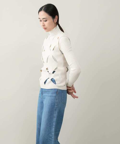 URBAN RESEARCH ROSSO WOMEN(アーバンリサーチ ロッソ)の「『別注』leinwande×ROSSO Flower Knitted Top(ニット/セーター・レディース・グレー/ホワイト・FREE)」の21枚目の写真