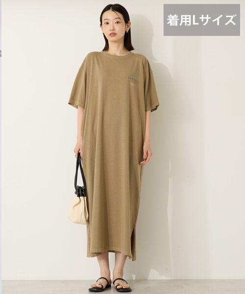 AMERICAN HOLIC(アメリカンホリック)の「【選べる丈】ツアーロゴ加工Tワンピース(ワンピース・レディース・ネイビー/ベージュ/チャコールグレー・M/L)」の4枚目の写真
