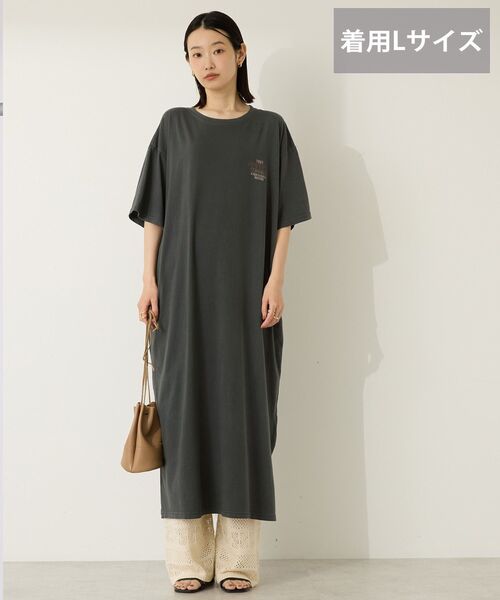 AMERICAN HOLIC(アメリカンホリック)の「【選べる丈】ツアーロゴ加工Tワンピース(ワンピース・レディース・ネイビー/ベージュ/チャコールグレー・M/L)」の6枚目の写真