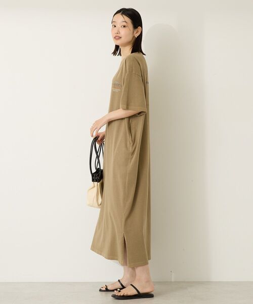 AMERICAN HOLIC(アメリカンホリック)の「【選べる丈】ツアーロゴ加工Tワンピース(ワンピース・レディース・ネイビー/ベージュ/チャコールグレー・M/L)」の8枚目の写真