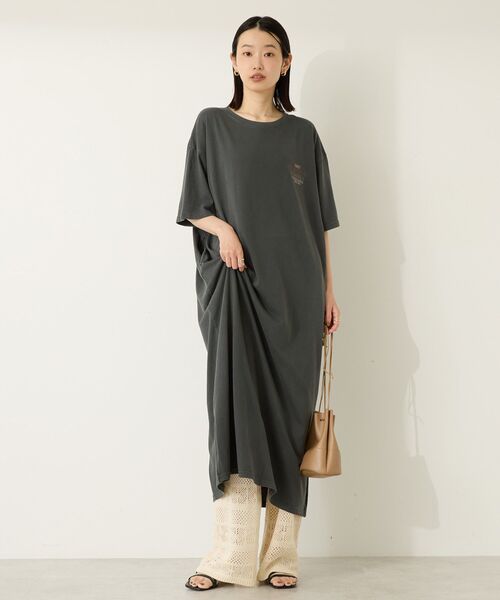 AMERICAN HOLIC(アメリカンホリック)の「【選べる丈】ツアーロゴ加工Tワンピース(ワンピース・レディース・ネイビー/ベージュ/チャコールグレー・M/L)」の16枚目の写真