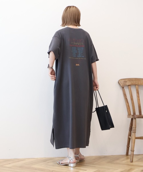 AMERICAN HOLIC(アメリカンホリック)の「【選べる丈】ツアーロゴ加工Tワンピース(ワンピース・レディース・ネイビー/ベージュ/チャコールグレー・M/L)」の11枚目の写真