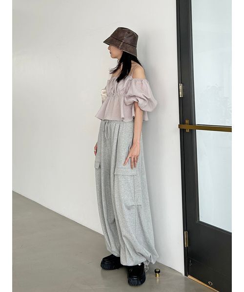 SNIDEL（スナイデル）の「オフショルフリルブラウス（シャツ