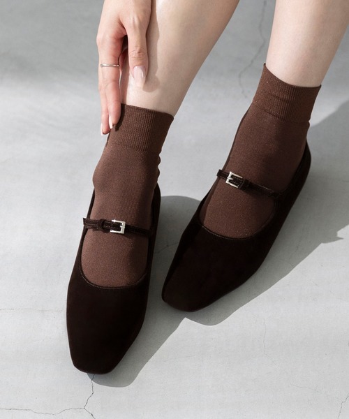 welleg(ウェレッグ)の「センターバックル インヒールパンプス(パンプス・レディース・シルバー/アイボリー/ブラウン/ブラック・21.5cm/22.0cm/22.5cm/23.0cm/23.5cm/24.0cm/24.5cm/25.0cm/25.5cm/26.0cm)」の3枚目の写真