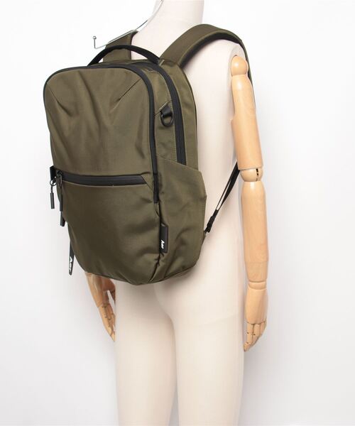 Aer(エアー)の「AER City Pack Olive / AER-25027(バックパック/リュック・メンズ・オリーブ・FREE)」の19枚目の写真