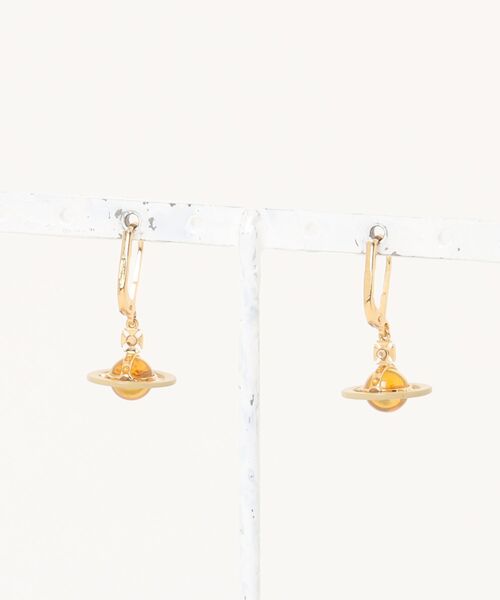 Vivienne Westwood ポップ金色のイヤリングと真珠. Vivienne Westwood（ヴィヴィアンウエストウッド） ピアスイヤリング