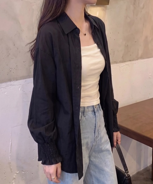 cammie(キャミー)の「バックギャザーゆったりシャツ(シャツ/ブラウス・レディース・ホワイト/ブラック・LARGE/MEDIUM)」の10枚目の写真
